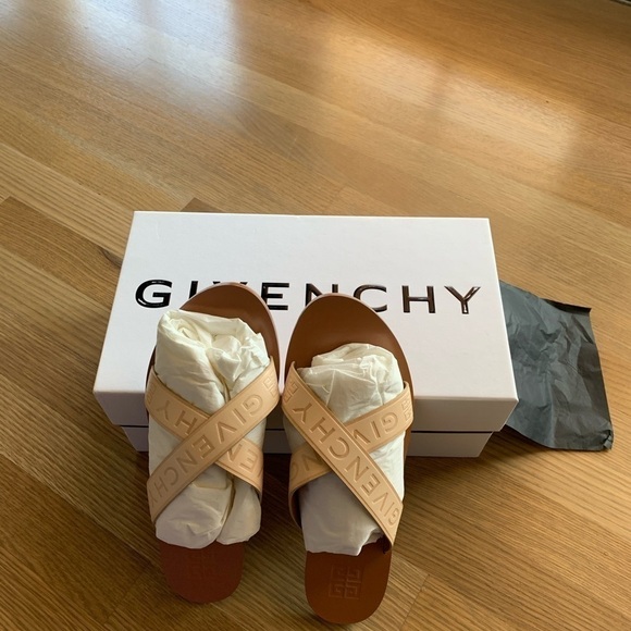 Givenchy 4G Logo Crisscross Sandals - Picture 4 of 9